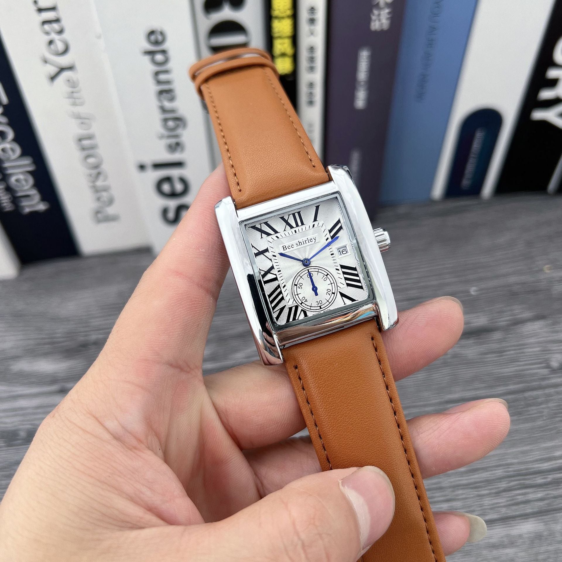 おしゃれ、クラシック、高見え、ダイジュオスクエア、ヴィナレトロダイヤモンド散りばめ2針半軽量高級卸売クォーツメンズウォッチ